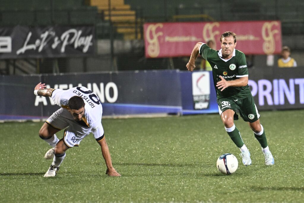 Gabriele Gori in azione con l'Avellino